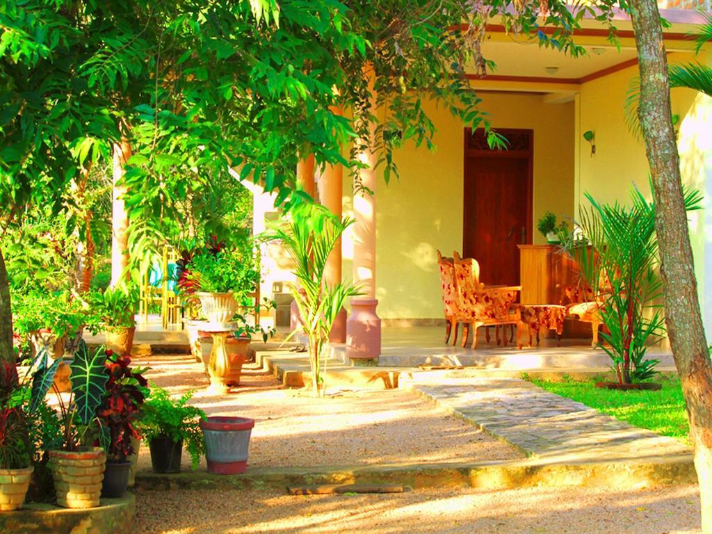 Mount View Otel Polonnaruwa Oda fotoğraf